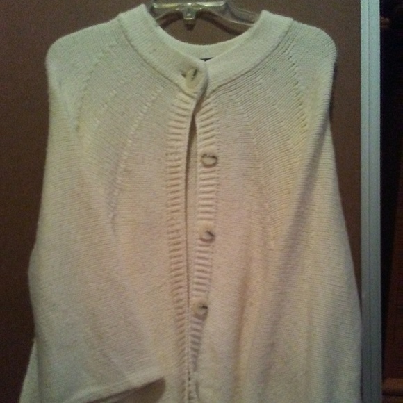 Ashley Judd Sweaters - Picture 4 of 4